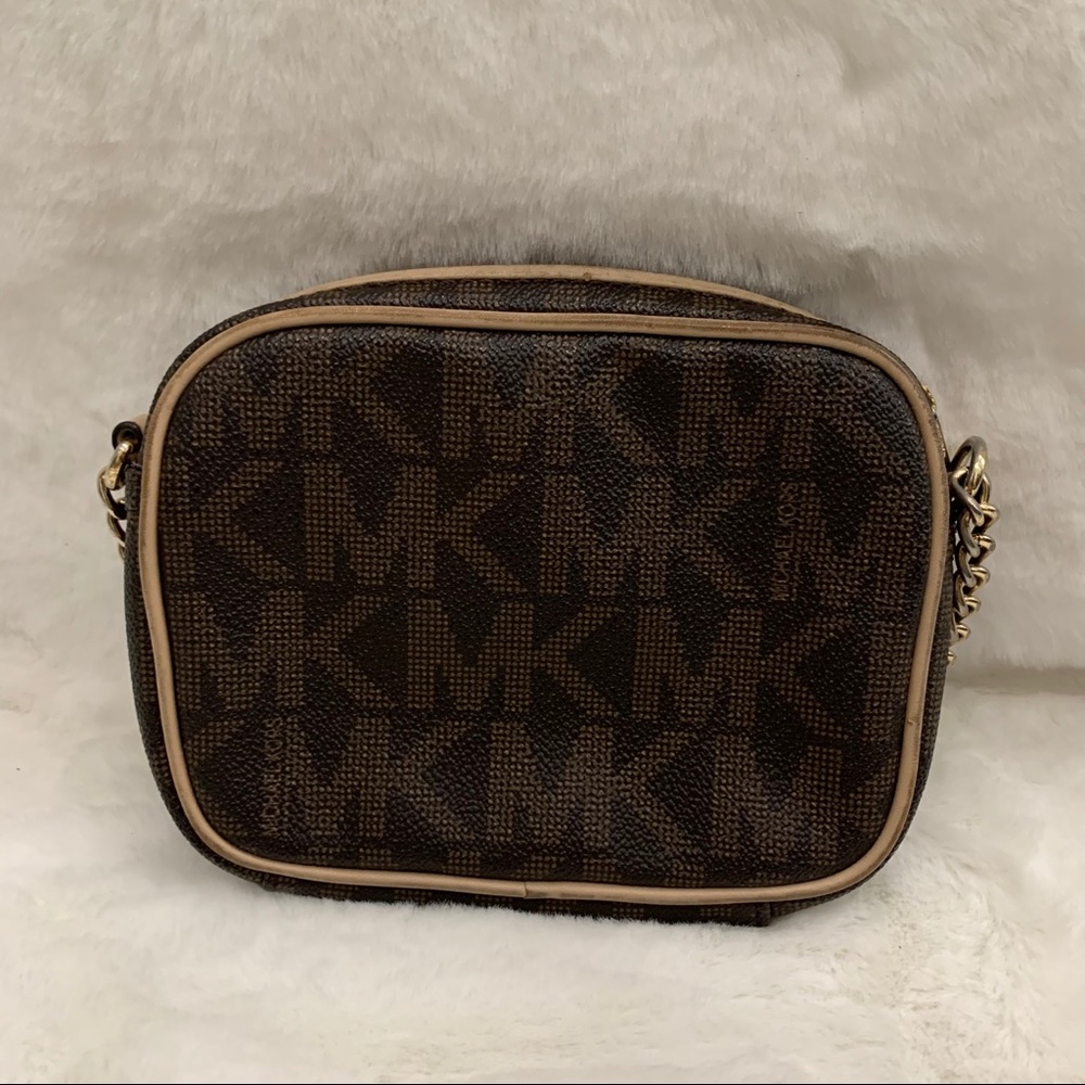 Micheal Kors Monogram Crossbody - Picture 2 of 6